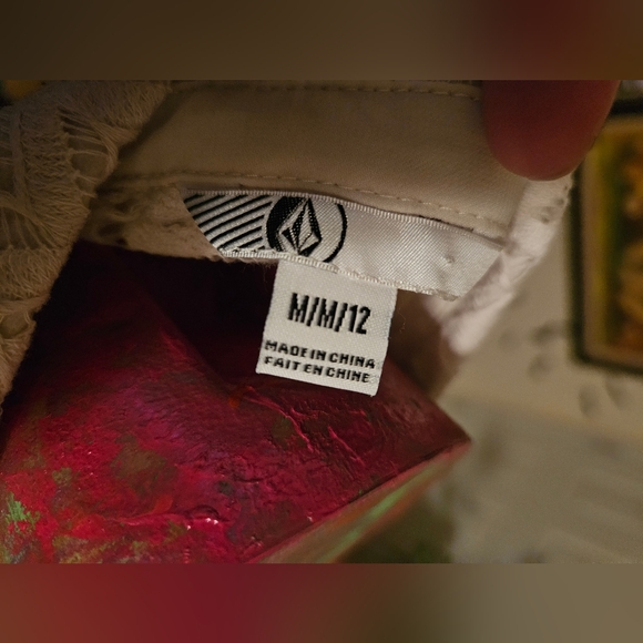 Volcom Creme Lace Long Sleeve Collared Blouse - Picture 6 of 7